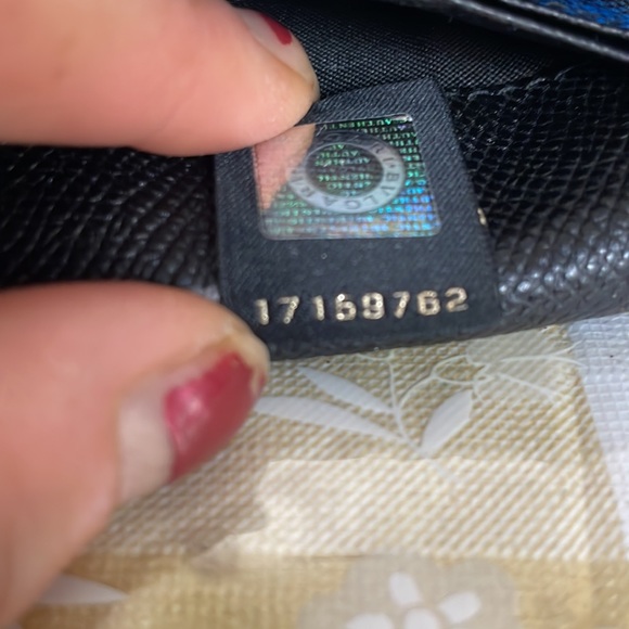 🎁PRICE REDUCED BLACK BVLGARI BIFOLD/WALLET. PRELOVED JUST 3X (FREE GIFT 🎁 - Picture 11 of 11
